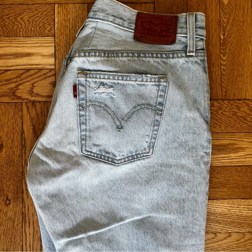 Women’s Levi’s 501s
